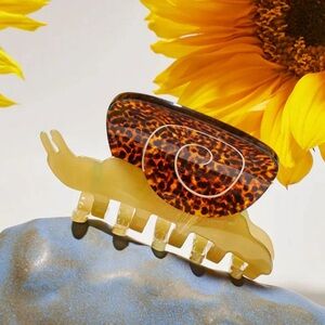 2/$30🌵 Snail Claw Clip Hair Accessory Tortioiseshell Slug Cute Acrylic Gift NEW